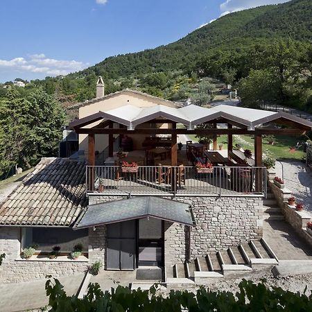 Agriturismo Il Castello Ассизи Экстерьер фото