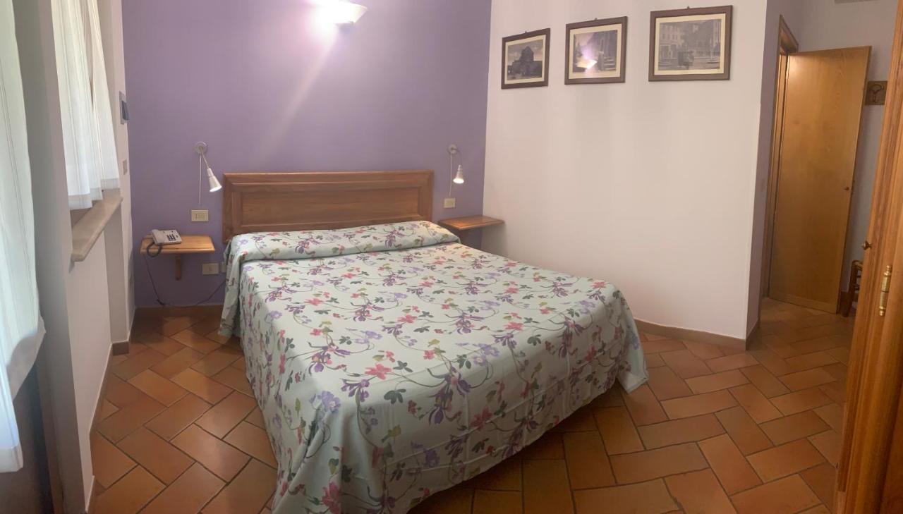 Agriturismo Il Castello Ассизи Экстерьер фото
