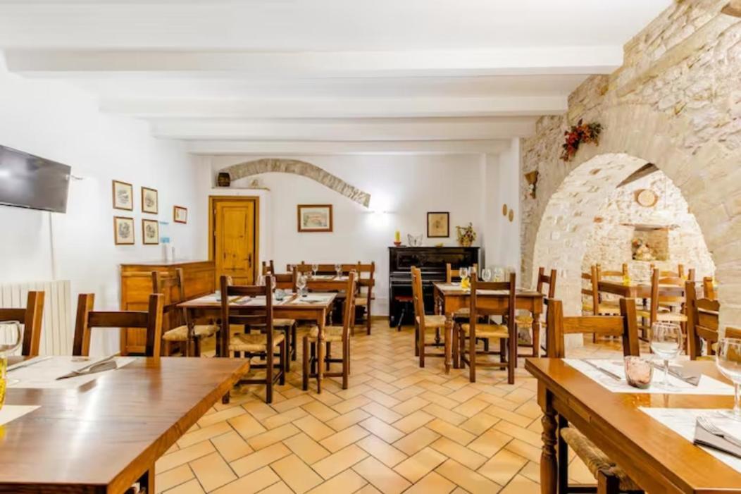 Agriturismo Il Castello Ассизи Экстерьер фото