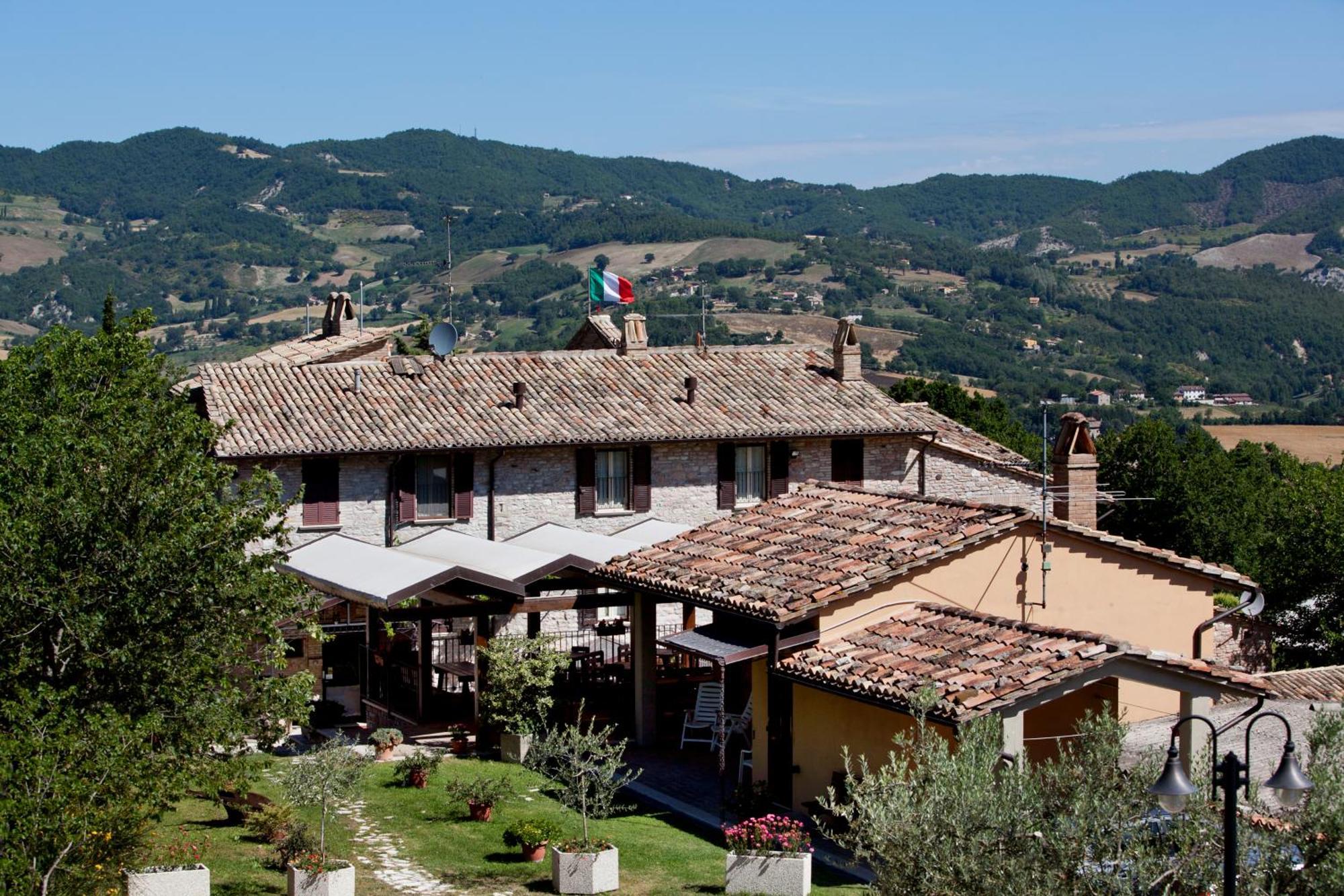 Agriturismo Il Castello Ассизи Экстерьер фото