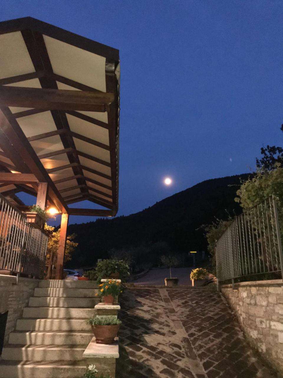 Agriturismo Il Castello Ассизи Экстерьер фото